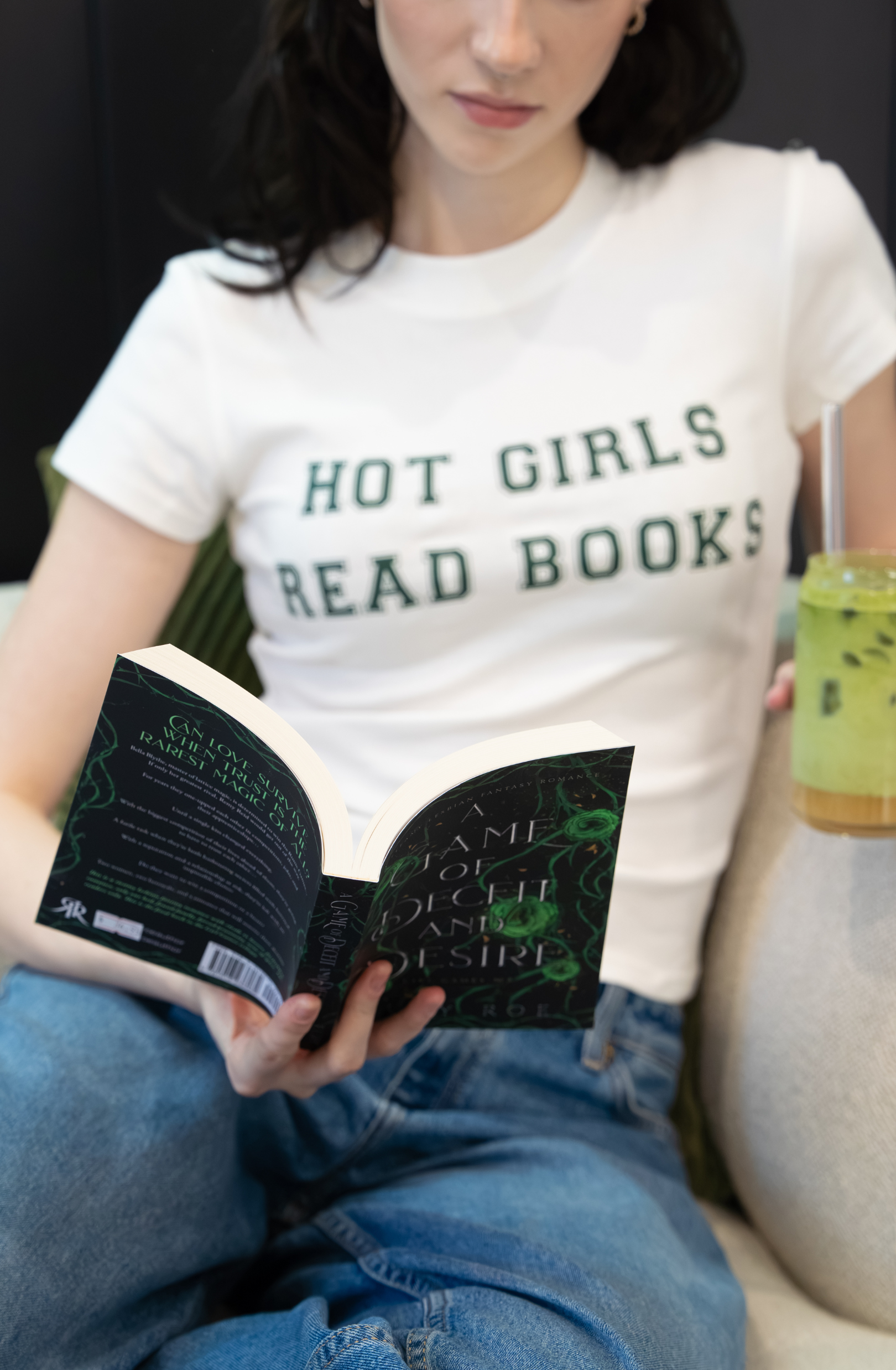 Hot Girls Read Books – White Tee